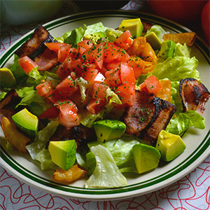 アボカドとベーコンのサラダ